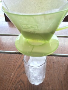 ドリッパーとグラス