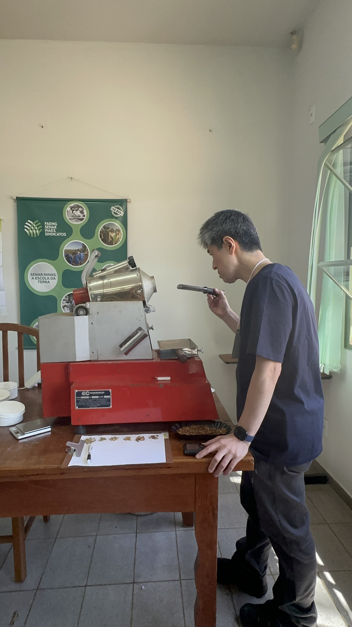 サンプルロースターで焙煎