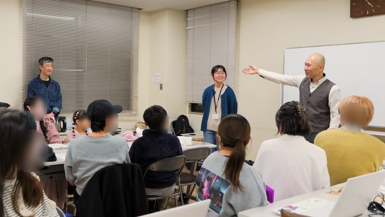 親子で参加できるコーヒー教室の様子